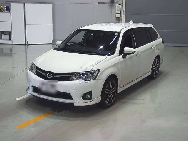 90038 TOYOTA COROLLA FIELDER NZE161G 2012 г. (CAA Chubu)